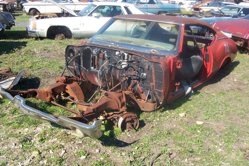 1972 Oldsmobile Cutlass S Parts Car 1